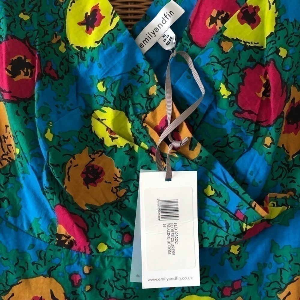 🌟NWT XL Emily and Fin Florence Effortless Vacation Dress Blazing Blooms - Picture 4 of 6